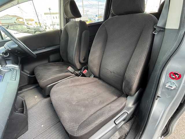 ホンダ フリード G ジャストセレクション 宮城県 2015(平27)年 5.4万km シルバー 登録時走行距離　５３３５８Km/パワーステアリング/横滑り防止装置/オートライト/AAC/ビルトインETC/ステアリングリモコン/片側パワースライドドア/アイドリングストップ/ABS/AM/FM・SD・USB・iPad・TV・AUX/Bluetooth接続/電動ミラー/純正フロアマット/パワーウインドウ/バックカメラ/3列目シート