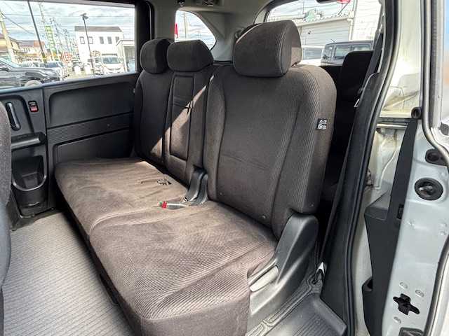 ホンダ フリード G ジャストセレクション 宮城県 2015(平27)年 5.4万km シルバー 登録時走行距離　５３３５８Km/パワーステアリング/横滑り防止装置/オートライト/AAC/ビルトインETC/ステアリングリモコン/片側パワースライドドア/アイドリングストップ/ABS/AM/FM・SD・USB・iPad・TV・AUX/Bluetooth接続/電動ミラー/純正フロアマット/パワーウインドウ/バックカメラ/3列目シート