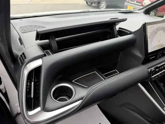 トヨタ ノア ハイブリッド S－Z 香川県 2023(令5)年 6.6万km ホワイトパールクリスタルシャイン ワンオーナー/メーカー10インチディスプレイオーディオ/BT/USB/アップルカープレイ/バックカメラ/純正フリップダウンモニター/オートステップ/パワーバックドア/両側パワースライドドア/デジタルインナーミラー/LEDヘッドライト/クリアランスソナー/ETC2.0/ハーフレザーシート/スマートキー
