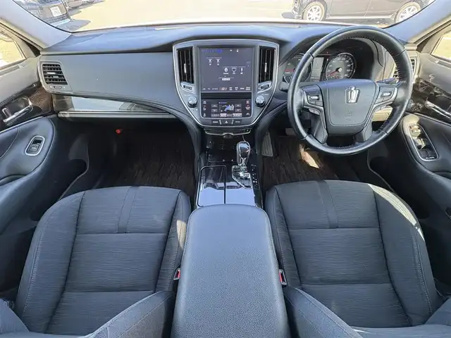 トヨタ クラウン ハイブリッド アスリートS 大分県 2015(平27)年 7.2万km ホワイトパールクリスタルシャイン ・純正ナビ(CD/DVD/USB/AUX/BT)/・バックカメラ/・フルセグテレビ/・レーダークルーズコントロール/・テレビキャンセラー/・コーナーセンサー/・ETC/・ドライブレコーダー/・ステアリングリモコン/・MTモード付き/・パワーシート/・シートヒーター/・ステアリングヒーター/・スマートキー/・プッシュスタートボタン