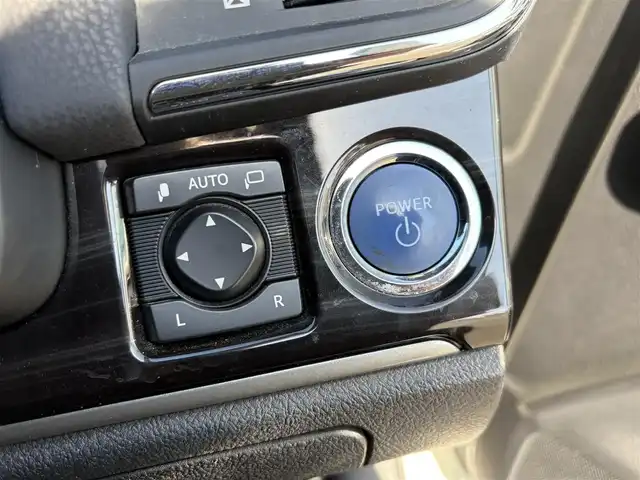 トヨタ クラウン ハイブリッド アスリートS 大分県 2015(平27)年 7.2万km ホワイトパールクリスタルシャイン ・純正ナビ(CD/DVD/USB/AUX/BT)/・バックカメラ/・フルセグテレビ/・レーダークルーズコントロール/・テレビキャンセラー/・コーナーセンサー/・ETC/・ドライブレコーダー/・ステアリングリモコン/・MTモード付き/・パワーシート/・シートヒーター/・ステアリングヒーター/・スマートキー/・プッシュスタートボタン