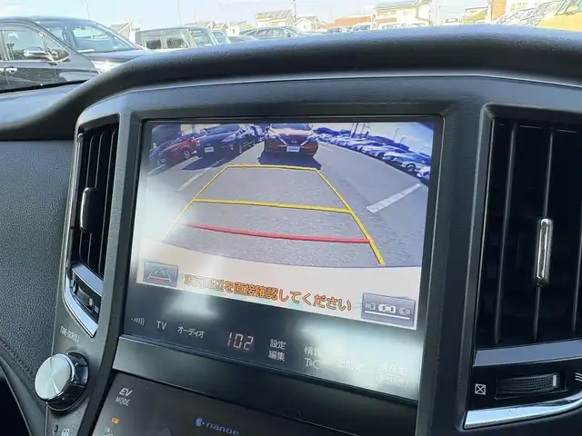 トヨタ クラウン ハイブリッド アスリートS 大分県 2015(平27)年 7.2万km ホワイトパールクリスタルシャイン ・純正ナビ(CD/DVD/USB/AUX/BT)/・バックカメラ/・フルセグテレビ/・レーダークルーズコントロール/・テレビキャンセラー/・コーナーセンサー/・ETC/・ドライブレコーダー/・ステアリングリモコン/・MTモード付き/・パワーシート/・シートヒーター/・ステアリングヒーター/・スマートキー/・プッシュスタートボタン