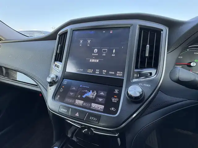 トヨタ クラウン ハイブリッド アスリートS 大分県 2015(平27)年 7.2万km ホワイトパールクリスタルシャイン ・純正ナビ(CD/DVD/USB/AUX/BT)/・バックカメラ/・フルセグテレビ/・レーダークルーズコントロール/・テレビキャンセラー/・コーナーセンサー/・ETC/・ドライブレコーダー/・ステアリングリモコン/・MTモード付き/・パワーシート/・シートヒーター/・ステアリングヒーター/・スマートキー/・プッシュスタートボタン