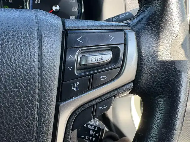 トヨタ クラウン ハイブリッド アスリートS 大分県 2015(平27)年 7.2万km ホワイトパールクリスタルシャイン ・純正ナビ(CD/DVD/USB/AUX/BT)/・バックカメラ/・フルセグテレビ/・レーダークルーズコントロール/・テレビキャンセラー/・コーナーセンサー/・ETC/・ドライブレコーダー/・ステアリングリモコン/・MTモード付き/・パワーシート/・シートヒーター/・ステアリングヒーター/・スマートキー/・プッシュスタートボタン