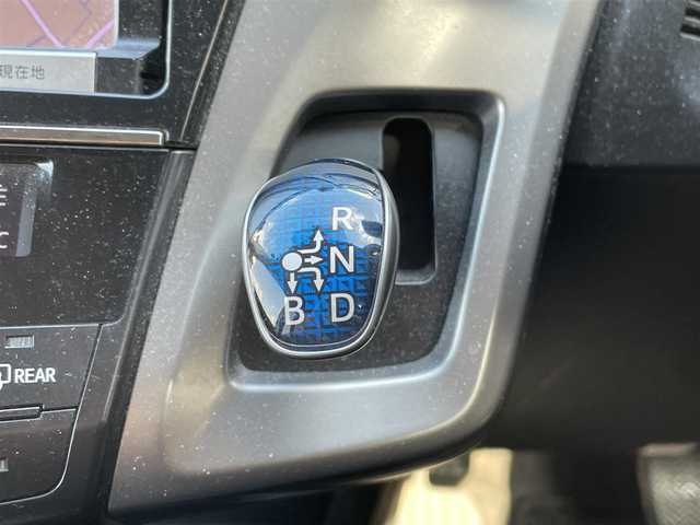 トヨタ プリウス α S 岡山県 2014(平26)年 10.3万km ダークブルーマイカ 登録時走行距離102258キロ/純正8インチナビ/AM/FM/TV/Bluetooth/SD/DVD/バックカメラ/アイドリングストップ/純正１６インチAW/純正フロアマット/HIDヘッドライト/プッシュスタート/スマートキー/ETC