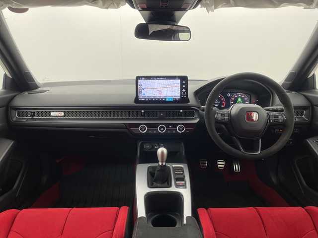 ホンダ シビック タイプR 群馬県 2025(令7)年 0.6万km チャンピオンシップホワイト ６ＭＴ　純正９型ナビ　バックカメラ　ビルトインＥＴＣ２．０　ＢＳＭ　アダプティブクルーズコントロール　衝突被害軽減ブレーキ　レーンアシスト　ＬＥＤヘッドライト　オートマチックハイビーム　禁煙