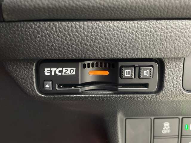 ホンダ シビック タイプR 群馬県 2025(令7)年 0.6万km チャンピオンシップホワイト ６ＭＴ　純正９型ナビ　バックカメラ　ビルトインＥＴＣ２．０　ＢＳＭ　アダプティブクルーズコントロール　衝突被害軽減ブレーキ　レーンアシスト　ＬＥＤヘッドライト　オートマチックハイビーム　禁煙