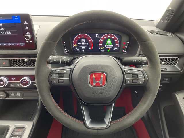 ホンダ シビック タイプR 群馬県 2025(令7)年 0.6万km チャンピオンシップホワイト ６ＭＴ　純正９型ナビ　バックカメラ　ビルトインＥＴＣ２．０　ＢＳＭ　アダプティブクルーズコントロール　衝突被害軽減ブレーキ　レーンアシスト　ＬＥＤヘッドライト　オートマチックハイビーム　禁煙