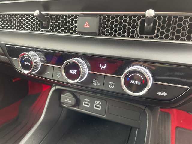 ホンダ シビック タイプR 群馬県 2025(令7)年 0.6万km チャンピオンシップホワイト ６ＭＴ　純正９型ナビ　バックカメラ　ビルトインＥＴＣ２．０　ＢＳＭ　アダプティブクルーズコントロール　衝突被害軽減ブレーキ　レーンアシスト　ＬＥＤヘッドライト　オートマチックハイビーム　禁煙