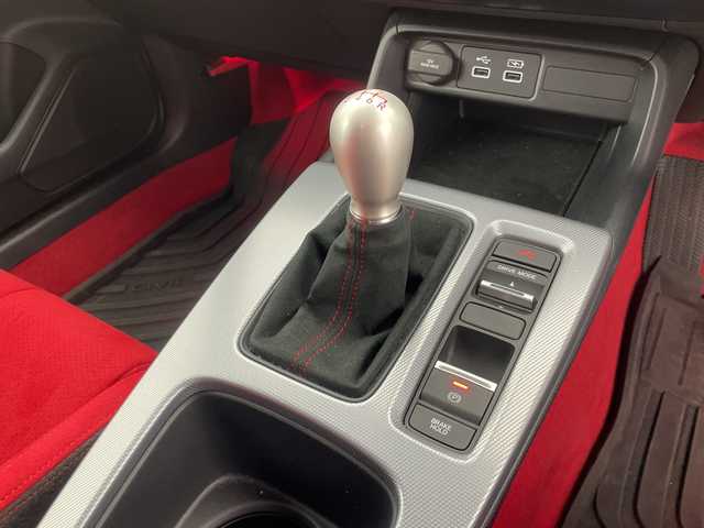 ホンダ シビック タイプR 群馬県 2025(令7)年 0.6万km チャンピオンシップホワイト ６ＭＴ　純正９型ナビ　バックカメラ　ビルトインＥＴＣ２．０　ＢＳＭ　アダプティブクルーズコントロール　衝突被害軽減ブレーキ　レーンアシスト　ＬＥＤヘッドライト　オートマチックハイビーム　禁煙