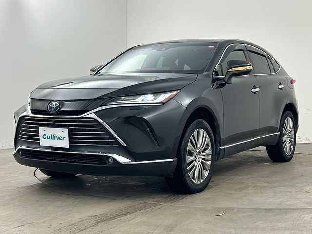トヨタ ハリアー ハイブリッド Z レザーパッケージ 兵庫県 2021(令3)年 5.5万km プレシャスブラックパール ・純正ナビ/・Bluetooth/TV/USB/Miracast//・JBLサウンド/・全方位カメラ/・トヨタセーフティセンス/・プリクラッシュセーフティ/・レーントレーシングアシスト/・レーダークルーズコントロール/・アダプティブハイビームシステム/・ロードサインアシスト/・パーキングサポートブレーキ（前後方静止物）/・パーキングサポートブレーキ（後方接近車両）/・ブラインドスポットモニター/・車両接近通報装置/・先行車発進告知機能/・後退速度抑制機能/・ヘッドアップディスプレイ/・デジタルインナーミラー/・前後ドライブレコーダー/・パワーバックドア/・ステアリングヒーター/・レザーシート/・前席パワーシート（運転席メモリー付き）/・前席シートヒーター/・前席ベンチレーション/・フロアマット/・LEDヘッドライト/・LEDフォグランプ/・純正アルミホイールタイヤ/・取扱説明書/・保証書/・スペアキー