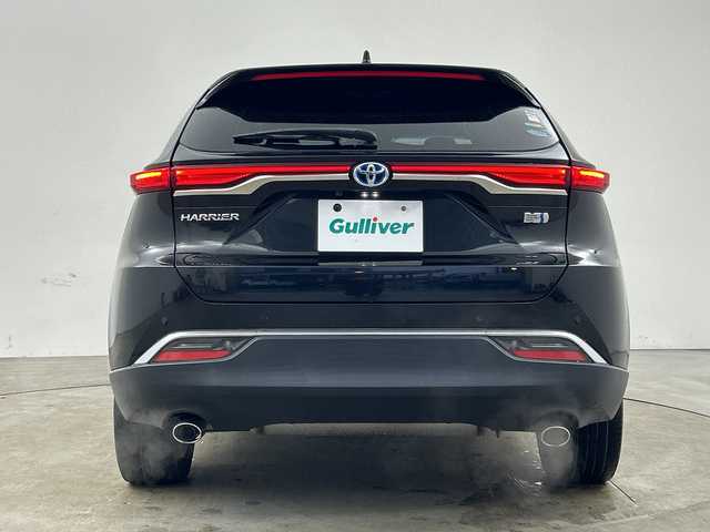 トヨタ ハリアー ハイブリッド Z レザーパッケージ 兵庫県 2021(令3)年 5.5万km プレシャスブラックパール ・純正ナビ/・Bluetooth/TV/USB/Miracast//・JBLサウンド/・全方位カメラ/・トヨタセーフティセンス/・プリクラッシュセーフティ/・レーントレーシングアシスト/・レーダークルーズコントロール/・アダプティブハイビームシステム/・ロードサインアシスト/・パーキングサポートブレーキ（前後方静止物）/・パーキングサポートブレーキ（後方接近車両）/・ブラインドスポットモニター/・車両接近通報装置/・先行車発進告知機能/・後退速度抑制機能/・ヘッドアップディスプレイ/・デジタルインナーミラー/・前後ドライブレコーダー/・パワーバックドア/・ステアリングヒーター/・レザーシート/・前席パワーシート（運転席メモリー付き）/・前席シートヒーター/・前席ベンチレーション/・フロアマット/・LEDヘッドライト/・LEDフォグランプ/・純正アルミホイールタイヤ/・取扱説明書/・保証書/・スペアキー