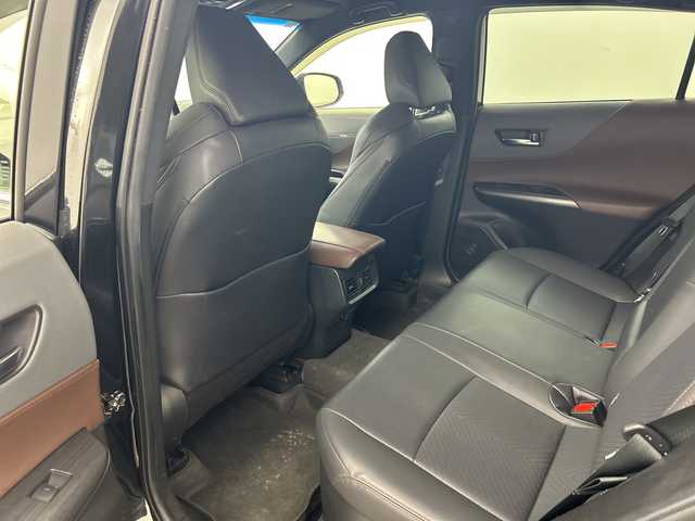 トヨタ ハリアー ハイブリッド Z レザーパッケージ 兵庫県 2021(令3)年 5.5万km プレシャスブラックパール ・純正ナビ/・Bluetooth/TV/USB/Miracast//・JBLサウンド/・全方位カメラ/・トヨタセーフティセンス/・プリクラッシュセーフティ/・レーントレーシングアシスト/・レーダークルーズコントロール/・アダプティブハイビームシステム/・ロードサインアシスト/・パーキングサポートブレーキ（前後方静止物）/・パーキングサポートブレーキ（後方接近車両）/・ブラインドスポットモニター/・車両接近通報装置/・先行車発進告知機能/・後退速度抑制機能/・ヘッドアップディスプレイ/・デジタルインナーミラー/・前後ドライブレコーダー/・パワーバックドア/・ステアリングヒーター/・レザーシート/・前席パワーシート（運転席メモリー付き）/・前席シートヒーター/・前席ベンチレーション/・フロアマット/・LEDヘッドライト/・LEDフォグランプ/・純正アルミホイールタイヤ/・取扱説明書/・保証書/・スペアキー