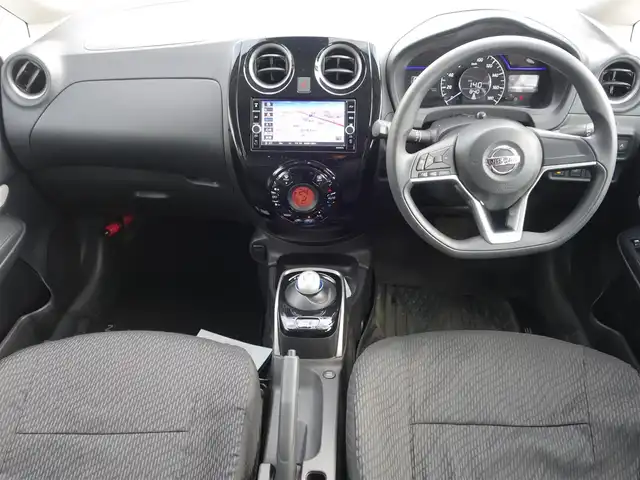 日産 ノート e－パワー X 静岡県 2020(令2)年 3.1万km ブリリアントシルバー 車検R9年2月26日まで/禁煙車/ディーラーオプションナビ（MM319D-W)/　　CD/DVD/BT/AUX/SD/フルセグTV/バックカメラ/純正前方ドライブレコーダー（DJ4-D）/インテリジェントエマージェンシーブレーキ/車線逸脱警報/踏み間違い衝突防止/フロント・バックソナー/LEDヘッドランプ/オートライト/ハイビームアシスト/プッシュスタート/スマートキー/純正フロアマット/取扱説明書/保証書