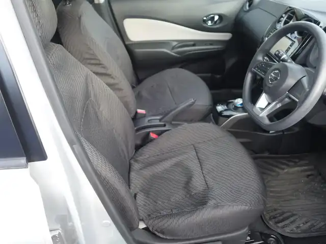 日産 ノート e－パワー X 静岡県 2020(令2)年 3.1万km ブリリアントシルバー 車検R9年2月26日まで/禁煙車/ディーラーオプションナビ（MM319D-W)/　　CD/DVD/BT/AUX/SD/フルセグTV/バックカメラ/純正前方ドライブレコーダー（DJ4-D）/インテリジェントエマージェンシーブレーキ/車線逸脱警報/踏み間違い衝突防止/フロント・バックソナー/LEDヘッドランプ/オートライト/ハイビームアシスト/プッシュスタート/スマートキー/純正フロアマット/取扱説明書/保証書