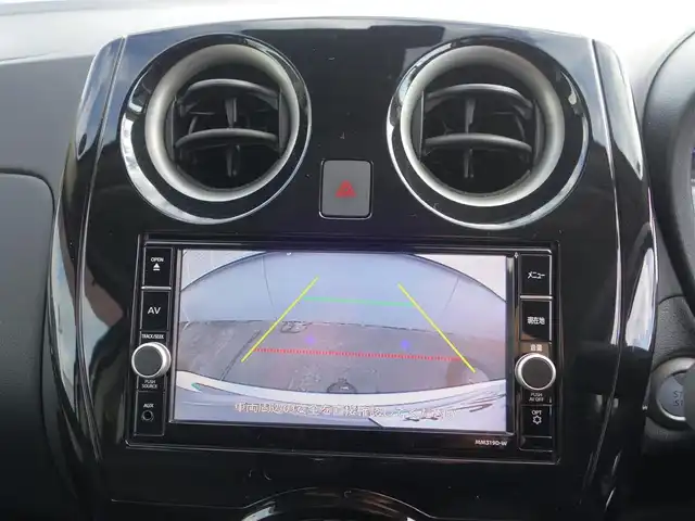 日産 ノート e－パワー X 静岡県 2020(令2)年 3.1万km ブリリアントシルバー 車検R9年2月26日まで/禁煙車/ディーラーオプションナビ（MM319D-W)/　　CD/DVD/BT/AUX/SD/フルセグTV/バックカメラ/純正前方ドライブレコーダー（DJ4-D）/インテリジェントエマージェンシーブレーキ/車線逸脱警報/踏み間違い衝突防止/フロント・バックソナー/LEDヘッドランプ/オートライト/ハイビームアシスト/プッシュスタート/スマートキー/純正フロアマット/取扱説明書/保証書