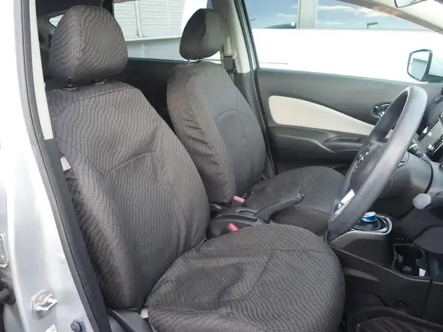 日産 ノート e－パワー X 静岡県 2020(令2)年 3.1万km ブリリアントシルバー 車検R9年2月26日まで/禁煙車/ディーラーオプションナビ（MM319D-W)/　　CD/DVD/BT/AUX/SD/フルセグTV/バックカメラ/純正前方ドライブレコーダー（DJ4-D）/インテリジェントエマージェンシーブレーキ/車線逸脱警報/踏み間違い衝突防止/フロント・バックソナー/LEDヘッドランプ/オートライト/ハイビームアシスト/プッシュスタート/スマートキー/純正フロアマット/取扱説明書/保証書