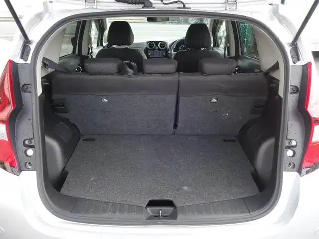 日産 ノート e－パワー X 静岡県 2020(令2)年 3.1万km ブリリアントシルバー 車検R9年2月26日まで/禁煙車/ディーラーオプションナビ（MM319D-W)/　　CD/DVD/BT/AUX/SD/フルセグTV/バックカメラ/純正前方ドライブレコーダー（DJ4-D）/インテリジェントエマージェンシーブレーキ/車線逸脱警報/踏み間違い衝突防止/フロント・バックソナー/LEDヘッドランプ/オートライト/ハイビームアシスト/プッシュスタート/スマートキー/純正フロアマット/取扱説明書/保証書