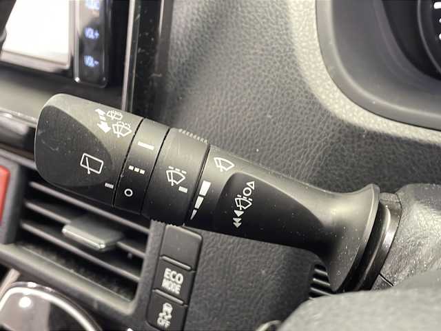 トヨタ エスクァイア Gi プレミアムパッケージ 千葉県 2018(平30)年 2.1万km スパークリングブラックパールクリスタルシャイン 純正SDナビ/（CD/DVD/フルセグTV/Bluetooth/MSV/SD）/バックカメラ/トヨタセーフティセンス/・プリクラッシュセーフティ/・車線逸脱警報/・オートマチックハイビーム/・先行車発進告知機能/クルーズコントロール/ビルトインETC/両側パワースライドドア/前後ドライブレコーダー/前席シートヒーター/禁煙車/オートライト/LEDヘッドライト/横滑り防止装置/フォグランプ/スマートキー/プッシュスタート/アイドリングストップ/革巻きステアリング/ウィンカーミラー/純正15インチアルミホイール/社外フロアマット