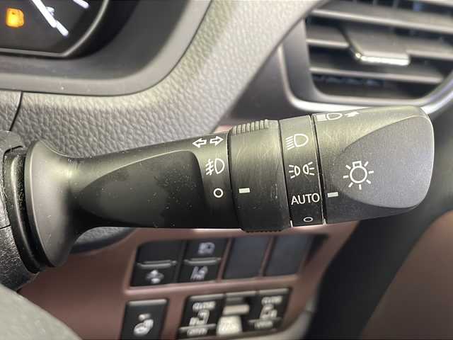 トヨタ エスクァイア Gi プレミアムパッケージ 千葉県 2018(平30)年 2.1万km スパークリングブラックパールクリスタルシャイン 純正SDナビ/（CD/DVD/フルセグTV/Bluetooth/MSV/SD）/バックカメラ/トヨタセーフティセンス/・プリクラッシュセーフティ/・車線逸脱警報/・オートマチックハイビーム/・先行車発進告知機能/クルーズコントロール/ビルトインETC/両側パワースライドドア/前後ドライブレコーダー/前席シートヒーター/禁煙車/オートライト/LEDヘッドライト/横滑り防止装置/フォグランプ/スマートキー/プッシュスタート/アイドリングストップ/革巻きステアリング/ウィンカーミラー/純正15インチアルミホイール/社外フロアマット