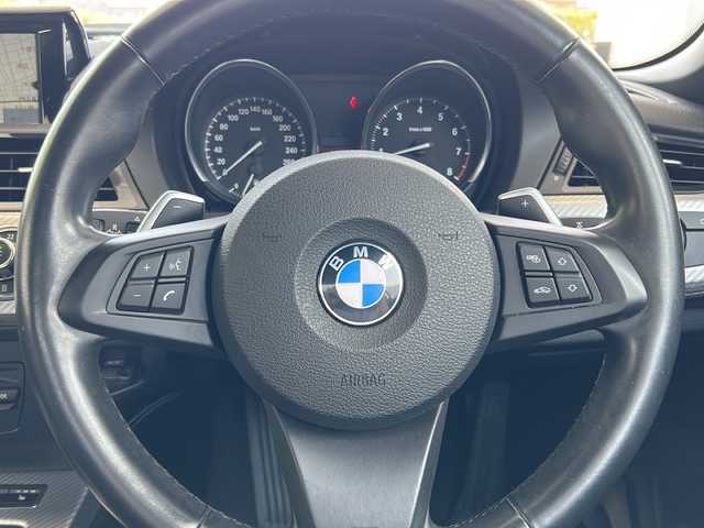 ＢＭＷ Ｚ４ sDrive20i Mスポーツ 愛知県 2016(平28)年 2.5万km アルピンホワイトⅢ レザーシート/純正ナビ/バックカメラ/CD・DVD・Bluetooth・USB・AUX/前席シートヒーター/前席パワーシート/オープンカー/前方ドライブレコーダー（コムテック）/パドルシフト/HIDヘッドライト(オートライト機能あり)/ミラー一体型ETC/スマートキー/プッシュスタート/純正フロアマット/保証書/取扱説明書/スペアキー
