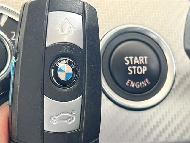 ＢＭＷ Ｚ４ sDrive20i Mスポーツ 愛知県 2016(平28)年 2.5万km アルピンホワイトⅢ レザーシート/純正ナビ/バックカメラ/CD・DVD・Bluetooth・USB・AUX/前席シートヒーター/前席パワーシート/オープンカー/前方ドライブレコーダー（コムテック）/パドルシフト/HIDヘッドライト(オートライト機能あり)/ミラー一体型ETC/スマートキー/プッシュスタート/純正フロアマット/保証書/取扱説明書/スペアキー
