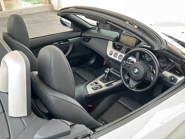 ＢＭＷ Ｚ４ sDrive20i Mスポーツ 愛知県 2016(平28)年 2.5万km アルピンホワイトⅢ レザーシート/純正ナビ/バックカメラ/CD・DVD・Bluetooth・USB・AUX/前席シートヒーター/前席パワーシート/オープンカー/前方ドライブレコーダー（コムテック）/パドルシフト/HIDヘッドライト(オートライト機能あり)/ミラー一体型ETC/スマートキー/プッシュスタート/純正フロアマット/保証書/取扱説明書/スペアキー