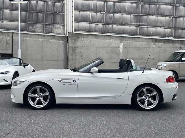 ＢＭＷ Ｚ４ sDrive20i Mスポーツ 愛知県 2016(平28)年 2.5万km アルピンホワイトⅢ レザーシート/純正ナビ/バックカメラ/CD・DVD・Bluetooth・USB・AUX/前席シートヒーター/前席パワーシート/オープンカー/前方ドライブレコーダー（コムテック）/パドルシフト/HIDヘッドライト(オートライト機能あり)/ミラー一体型ETC/スマートキー/プッシュスタート/純正フロアマット/保証書/取扱説明書/スペアキー