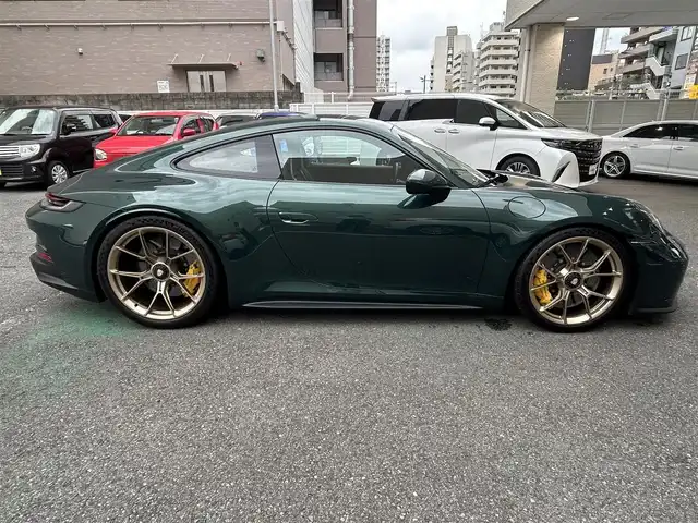 ポルシェ ポルシェ ９１１ GT3 ツーリングPKG 神奈川県 2024(令6)年 0.7万km 緑 カスタムカラーPTS　（PTS価格179万円）/Porsche Racing Green Metallic/4.0 水平対向6気筒自然吸気エンジン/左ハンドル/6速GTスポーツ トランスミッション/PCCB/PASM/Porsche Track Precision App/フロントアスクルリフトシステム/リアパークアシスト/マトリクスLEDヘッドライト/自動防眩ルーム ミラー/リアビューカメラ/オートクルーズ/スペアキー1本