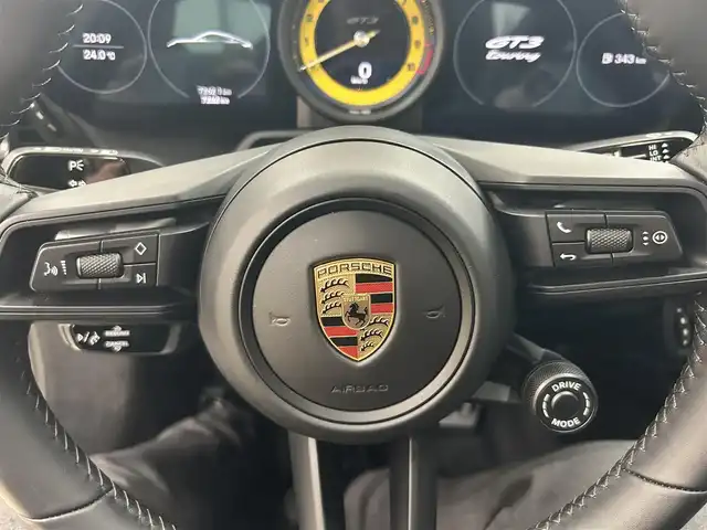 ポルシェ ポルシェ ９１１ GT3 ツーリングPKG 神奈川県 2024(令6)年 0.7万km 緑 カスタムカラーPTS　（PTS価格179万円）/Porsche Racing Green Metallic/4.0 水平対向6気筒自然吸気エンジン/左ハンドル/6速GTスポーツ トランスミッション/PCCB/PASM/Porsche Track Precision App/フロントアスクルリフトシステム/リアパークアシスト/マトリクスLEDヘッドライト/自動防眩ルーム ミラー/リアビューカメラ/オートクルーズ/スペアキー1本