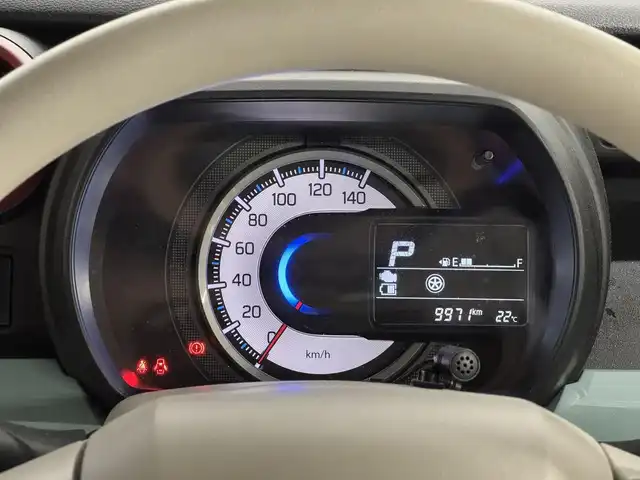 スズキ スペーシア HYBRID X 三重県 2022(令4)年 1万km オフブルーメタリック/ホワイト2トーン マイルドハイブリッド/FF/インパネCVT/純正 8インチナビ CN-RZ875（地図データ2025年）/（FM/AM/SD/iPod/TV/USB/Bluetooth/MEMORY MUSIC/CD/DVD/VTR）/バックアイカメラ/両側パワースライドドア/ドライブレコーダー 前後（ナビ連動）/ビルトイン ETC/スズキセーフティサポート/・デュアルカメラブレーキサポート/・車線逸脱警報/・車線逸脱抑制機能/・ふらつき警報/・アダプティブクルーズコントロール［ACC］/・リヤパーキングセンサー/・ハイビームアシスト/・先行車発進お知らせ/装備/・【OP】アップグレードパッケージ（ウインカー付電動格納ドアミラー、LEDヘッドランプなど）/・【OP】2トーンルーフカラーパッケージ『オフブルーメタリック／ホワイト2トーン［DAD］』/・シートヒーター（D）/・オートエアコン/・オートライト/・プッシュスタート/・パワーウインドウ/・純正ホイールキャップ＋14インチスチールホイール/・保/取/ナビ取/・スマートキーx2