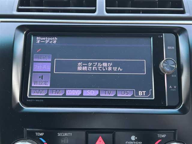 トヨタ カムリ ハイブリット Gパッケージ 岡山県 2012(平24)年 11.5万km アティチュードブラックマイカ 登録時走行距離114406キロ/純正SDナビ（NSZT-W62G）/AM/FM/Bluetooth/CD/DVD/SD/バックカメラ/運転席パワーシート/純正17インチAW/純正フロアマット/電動格納ミラー/HIDヘッドライト/スマートキー/プッシュスタート/ビルトインETC