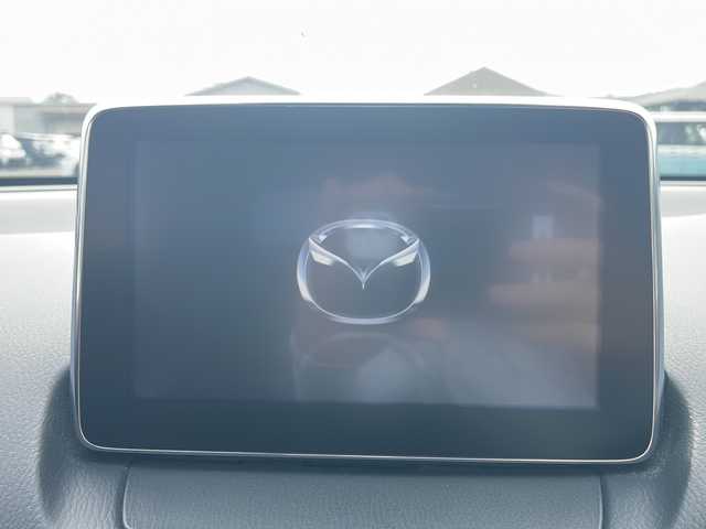 マツダ デミオ XD ツーリング 岩手県 2015(平27)年 9万km スノーフレイクホワイトパールマイカ 純正SDナビ/フルセグTV/バックカメラ/レーダークルーズコントロール/衝突被害軽減ブレーキ/横滑り防止装置/アイドリングストップ/オートライト/LEDヘッドライト/フォグランプ/スマートキー/プッシュスタート/電動格納ミラー/純正15インチAW/純正AWノーマルタイヤ車載/純正フロアマット/純正ドアバイザー/保証書/取扱説明書