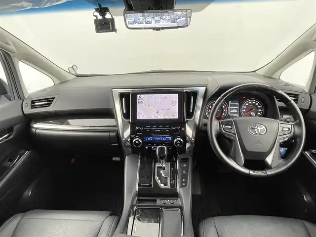 トヨタ アルファード S Cパッケージ 千葉県 2022(令4)年 2.6万km ホワイトパールクリスタルシャイン ツインムーンルーフ/セーフティセンス（予防安全パッケージ）/・プリクラッシュセーフティ/・ロードサインアシスト/・レーダークルーズコントロール（全車速追従機能付）/・レーントレーシングアシスト/・アダプティブハイビームシステム/純正9インチディスプレイオーディオ/・フルセグTV/・Bluetooth接続/・Miracast/・バックカメラ/純正フリップダウンモニター/両側パワースライドドア/ブラックレザーシート/・パワーシート/・快適温熱シート/デジタルインナーミラー/パワーバックドア/ブラインドスポットモニター/前後コーナーセンサー/スマートキー