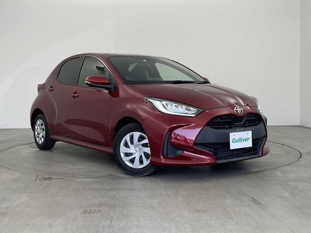 トヨタ ヤリス G 兵庫県 2020(令2)年 5.8万km センシュアルレッドマイカ ・純正ディスプレイオーディオ/・BT/USB/Apple CarPlay/AndroidAuto/・バックカメラ/・トヨタセーフティセンス/・プリクラッシュセーフティ/・レーンディパーチャーアラート/・クリアランスソナー/・パーキングサポートブレーキ/・標識検知機能/・先行車発進告知/・オートマチックハイビーム/・横滑り防止装置/・前後コーナーセンサー/・LEDオートライト/・ビルトインETC/・純正フロアマット/・ステアリングリモコン/・ヘッドライトレベライザー/・スマートキー/・スペアキー/・プッシュスタート/・W＋サイドエアバッグ/・カーテンエアバッグ/・シートリフター