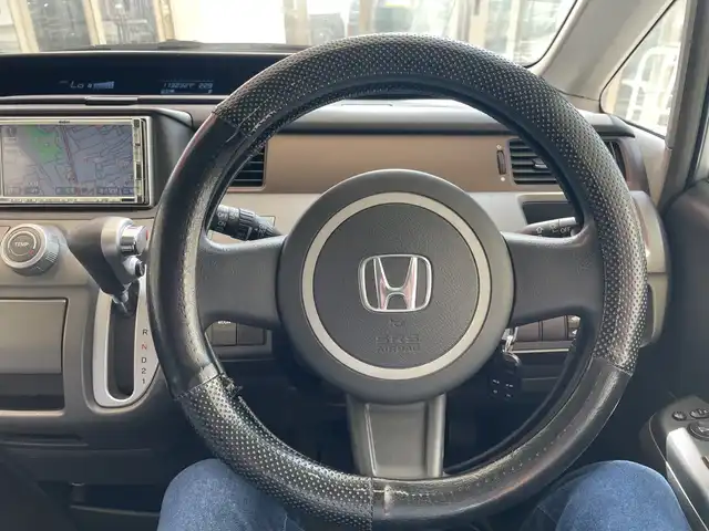 ホンダ ステップワゴン G Lパッケージ 埼玉県 2006(平18)年 11.4万km アラバスターシルバーメタリック 純正HDDナビ/　　　CD/DVD/HDDMSV/純正サイドスポイラー/バックカメラ/両側パワースライドドア/社外17インチアルミホイール