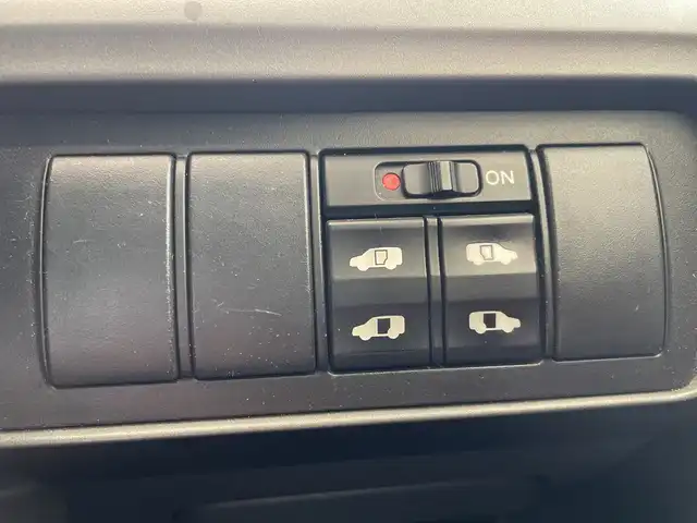 ホンダ ステップワゴン G Lパッケージ 埼玉県 2006(平18)年 11.4万km アラバスターシルバーメタリック 純正HDDナビ/　　　CD/DVD/HDDMSV/純正サイドスポイラー/バックカメラ/両側パワースライドドア/社外17インチアルミホイール