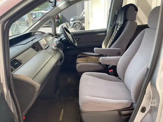 ホンダ ステップワゴン G Lパッケージ 埼玉県 2006(平18)年 11.4万km アラバスターシルバーメタリック 純正HDDナビ/　　　CD/DVD/HDDMSV/純正サイドスポイラー/バックカメラ/両側パワースライドドア/社外17インチアルミホイール