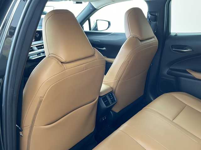 レクサス ＵＸ 250h バージョンC 兵庫県 2019(平31)年 5.6万km グラファイトブラックガラスフレーク ・Lexus Safety System ＋/・プリクラッシュセーフティ/・レーントレーシングアシスト/・オートマチックハイビーム/・アダプティブハイビーム/・ロードサインアシスト/・先行車発進告知/・ブラインドスポットモニター/・パノラミックビューモニター/・3眼LEDヘッドライト/・スマートエントリー/・ヘッドアップディスプレイ/・10.3インチワイドディスプレイ/・純正ナビ/CD/DVD/BT/Miracast/TV/・ビルトインETC2.0/・革シート/・前席シートヒーター/・前席パワーシート/・パワーバックドア/・TRDエアロ/・前後ドライブレコーダー/・純正17インチアルミホイール/・パーキングサポートブレーキ