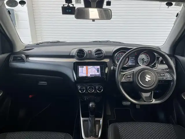 スズキ スイフト XR LTD 高知県 2019(平31)年 5万km ミネラルグレーM 純正ナビ/　Bluetooth/フルセグ/　CD/DVD/AM/FM/ワンオーナー/バックカメラ/ビルトインETC/ドライブレコーダー/クルーズコントロール/社外15インチアルミホイール/純正フロアマット/シートヒーター/プッシュスタート/スマートキー/スペアキー/オートライト/衝突被害軽減システム/盗難防止装置/保証書/取扱説明書