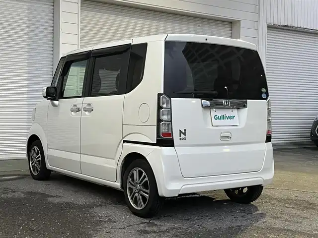ホンダ Ｎ ＢＯＸ G SSパッケージ 高知県 2013(平25)年 9.7万km プレミアムホワイトパール 社外CD・DVDプレイヤー/バックカメラ/ETC/フルセグテレビ/プッシュスタート/スマートキー/スペアキー/アイドリングストップ/純正フロアマット/純正14インチアルミホイール/両側パワースライドドア/チップアップシート/ベンチシート/横滑り防止装置/盗難防止装置/保証書/記録簿/取扱説明書