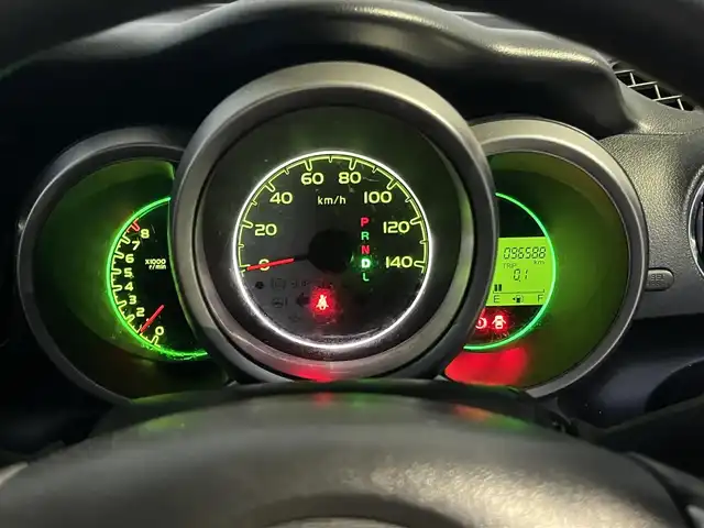 ホンダ Ｎ ＢＯＸ G SSパッケージ 高知県 2013(平25)年 9.7万km プレミアムホワイトパール 社外CD・DVDプレイヤー/バックカメラ/ETC/フルセグテレビ/プッシュスタート/スマートキー/スペアキー/アイドリングストップ/純正フロアマット/純正14インチアルミホイール/両側パワースライドドア/チップアップシート/ベンチシート/横滑り防止装置/盗難防止装置/保証書/記録簿/取扱説明書