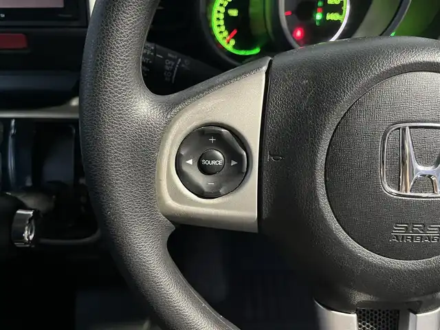 ホンダ Ｎ ＢＯＸ G SSパッケージ 高知県 2013(平25)年 9.7万km プレミアムホワイトパール 社外CD・DVDプレイヤー/バックカメラ/ETC/フルセグテレビ/プッシュスタート/スマートキー/スペアキー/アイドリングストップ/純正フロアマット/純正14インチアルミホイール/両側パワースライドドア/チップアップシート/ベンチシート/横滑り防止装置/盗難防止装置/保証書/記録簿/取扱説明書