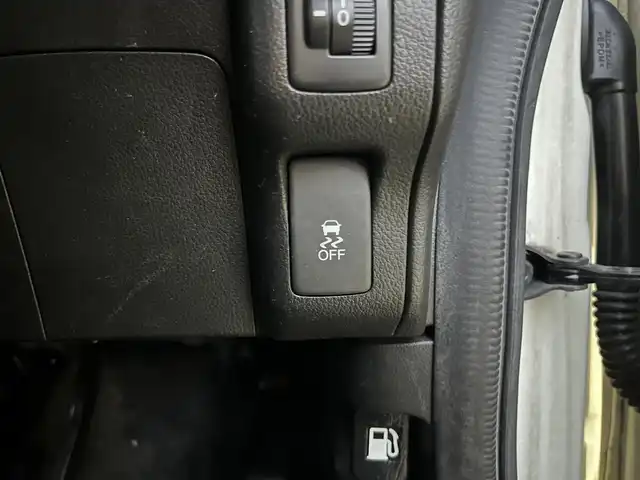 ホンダ Ｎ ＢＯＸ G SSパッケージ 高知県 2013(平25)年 9.7万km プレミアムホワイトパール 社外CD・DVDプレイヤー/バックカメラ/ETC/フルセグテレビ/プッシュスタート/スマートキー/スペアキー/アイドリングストップ/純正フロアマット/純正14インチアルミホイール/両側パワースライドドア/チップアップシート/ベンチシート/横滑り防止装置/盗難防止装置/保証書/記録簿/取扱説明書