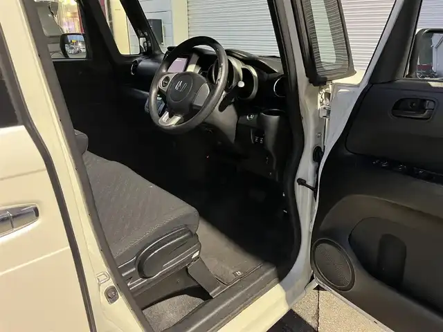 ホンダ Ｎ ＢＯＸ G SSパッケージ 高知県 2013(平25)年 9.7万km プレミアムホワイトパール 社外CD・DVDプレイヤー/バックカメラ/ETC/フルセグテレビ/プッシュスタート/スマートキー/スペアキー/アイドリングストップ/純正フロアマット/純正14インチアルミホイール/両側パワースライドドア/チップアップシート/ベンチシート/横滑り防止装置/盗難防止装置/保証書/記録簿/取扱説明書