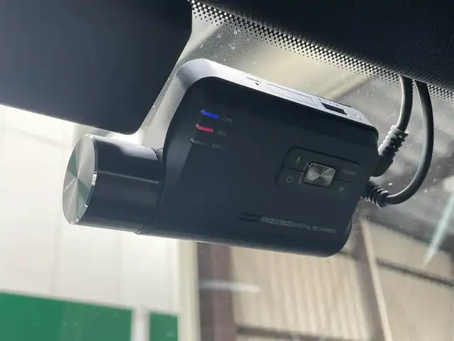 フォルクスワーゲン ＶＷ Ｔ－ロック TDI Rライン 愛知県 2023(令5)年 1.6万km ピュアホワイト /禁煙車//メーカーナビ//BT/AM/FM/Apple Car Play//バックカメラ//ビルトインETC2.0//iQ.DRIVE(Front Assist/Lane Assist/Side Assist/疲労検知システム/プロアクティブ・オキュパント・プロテクション/カーテンエアバッグ/W+サイドエアバッグ/オートハイビーム)//IQ.LIGHTライト//スペアスマートキー//前後方ドライブレコーダー//USB-C//ルーフレール//パワーシート//純正フロアマット//純正19インチアルミホイール//オートLEDヘッドライト//フォグランプ//ステアリングスイッチ//パドルシフト//AAC//おくだけ充電//シートヒーター//電動パーキングブレーキ//アクティブパーキングアシスト//オートホールドブレーキ//ブラインドスポットモニター//オートリトラウィンカーミラー//ヒーテッドドアミラー//リヤシーケンシャルウィンカー//クリアランスソナー//スペアタイヤ//ディーラー記録簿(R7.1)//保証書//取扱説明書