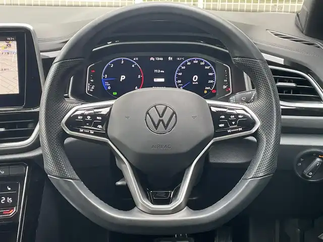フォルクスワーゲン ＶＷ Ｔ－ロック TDI Rライン 愛知県 2023(令5)年 1.6万km ピュアホワイト /禁煙車//メーカーナビ//BT/AM/FM/Apple Car Play//バックカメラ//ビルトインETC2.0//iQ.DRIVE(Front Assist/Lane Assist/Side Assist/疲労検知システム/プロアクティブ・オキュパント・プロテクション/カーテンエアバッグ/W+サイドエアバッグ/オートハイビーム)//IQ.LIGHTライト//スペアスマートキー//前後方ドライブレコーダー//USB-C//ルーフレール//パワーシート//純正フロアマット//純正19インチアルミホイール//オートLEDヘッドライト//フォグランプ//ステアリングスイッチ//パドルシフト//AAC//おくだけ充電//シートヒーター//電動パーキングブレーキ//アクティブパーキングアシスト//オートホールドブレーキ//ブラインドスポットモニター//オートリトラウィンカーミラー//ヒーテッドドアミラー//リヤシーケンシャルウィンカー//クリアランスソナー//スペアタイヤ//ディーラー記録簿(R7.1)//保証書//取扱説明書