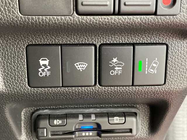 ホンダ フリード ハイブリット クロスター 栃木県 2022(令4)年 2.5万km プレミアムクリスタルレッドM ワンオーナー/純正9インチプレミアムインターナビ/（CD/DVD/フルセグTV/Bluetooth/USB/SD/iPod）/バックカメラ/ホンダセンシング/ビルトインETC/純正前後ドライブレコーダー/両側パワースライドドア/ハーフレザーシート/前席シートヒーター/禁煙車/ルーフレール/オートライト/LEDヘッドライト/横滑り防止装置/スマートキー/プッシュスタート/ステアリングスイッチ/革巻きステアリング/ウィンカーミラー/純正15インチアルミホイール/純正フロアマット