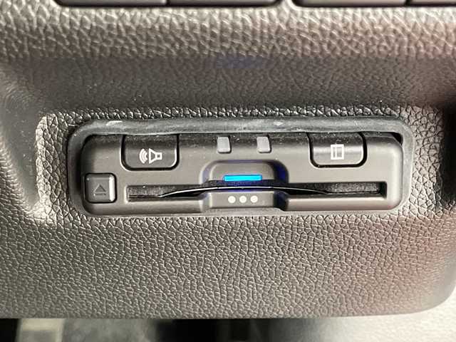 ホンダ フリード ハイブリット クロスター 栃木県 2022(令4)年 2.5万km プレミアムクリスタルレッドM ワンオーナー/純正9インチプレミアムインターナビ/（CD/DVD/フルセグTV/Bluetooth/USB/SD/iPod）/バックカメラ/ホンダセンシング/ビルトインETC/純正前後ドライブレコーダー/両側パワースライドドア/ハーフレザーシート/前席シートヒーター/禁煙車/ルーフレール/オートライト/LEDヘッドライト/横滑り防止装置/スマートキー/プッシュスタート/ステアリングスイッチ/革巻きステアリング/ウィンカーミラー/純正15インチアルミホイール/純正フロアマット