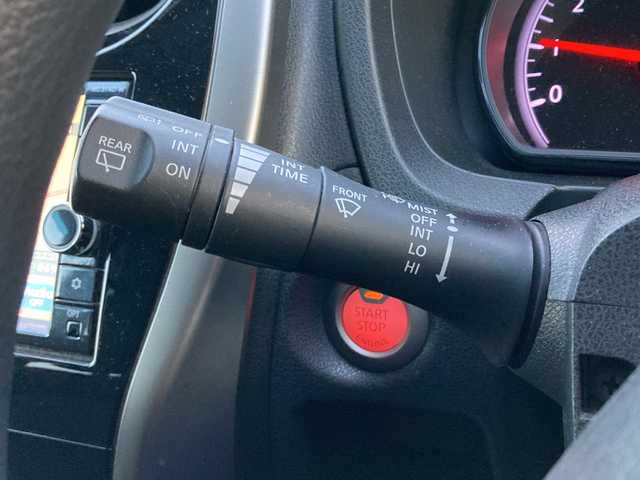 日産 ノート XVセレ +セーフ 愛媛県 2015(平27)年 8万km グレイッシュブルー 純正ナビ（MC314D-W)/・CD/DVD/ワンセグTV/MSV/Bluetooth/ETC/スマートキー/衝突軽減ブレーキ/車線逸脱警報/アイドリングストップ/ISOFIX/電動格納ミラー/・ウィンカーミラー/ドアバイザー/フロアマット